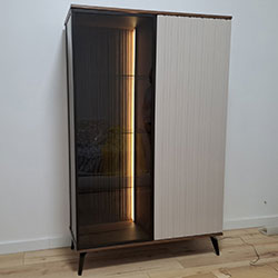 Фото Вітрина висока з підсвічуванням Вічі / Vici WT103 2Д