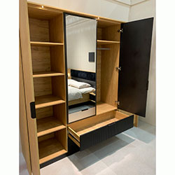 Фото Шафа для одягу Балтик / Baltic 4D2S/220 4Д з дзеркалом